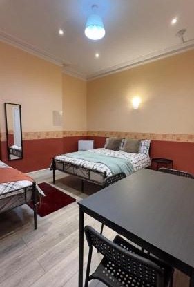 25 Minutes to Central London Rooms 35