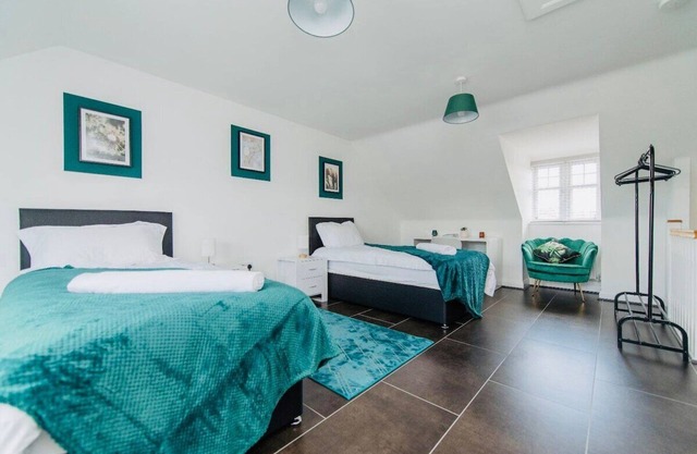 25%off monthly stays/3 bedroom/6 guests