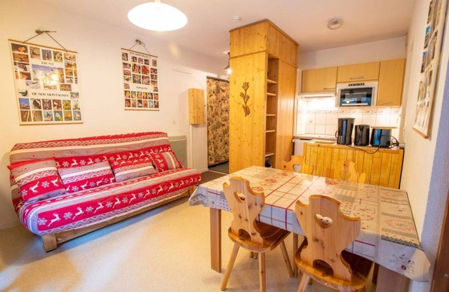 250m from ski slopes, Ground floor, terrace, parking, tv, ski locker, 30m², La Norma