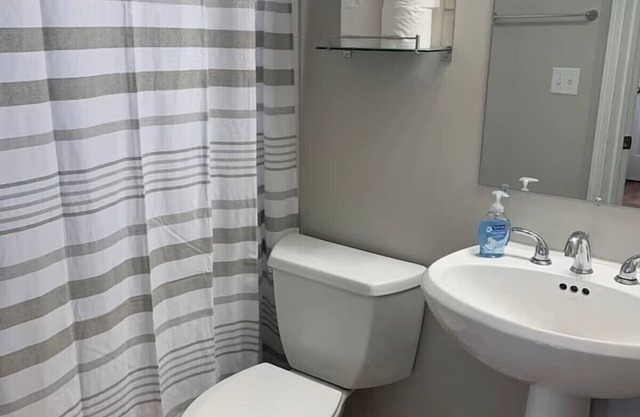 2639 Observatory Avenue, Unit 1 · Hyde Park Hideaway Close to Square & Downtown!