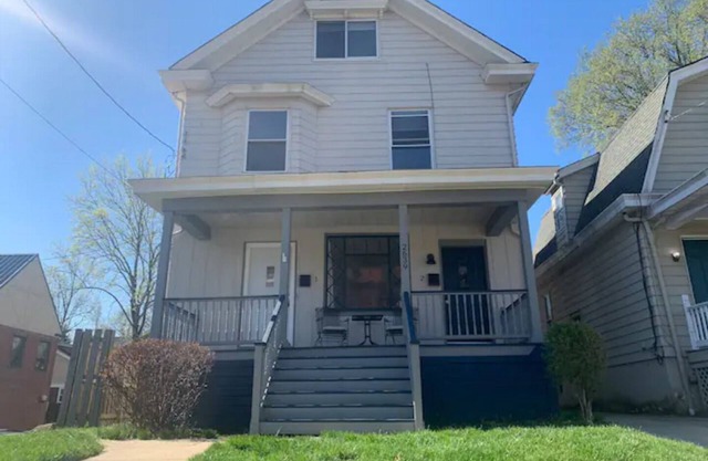 2639 Observatory Avenue, Unit 2 · Hyde Park Hideaway Close to Square & Downtown!