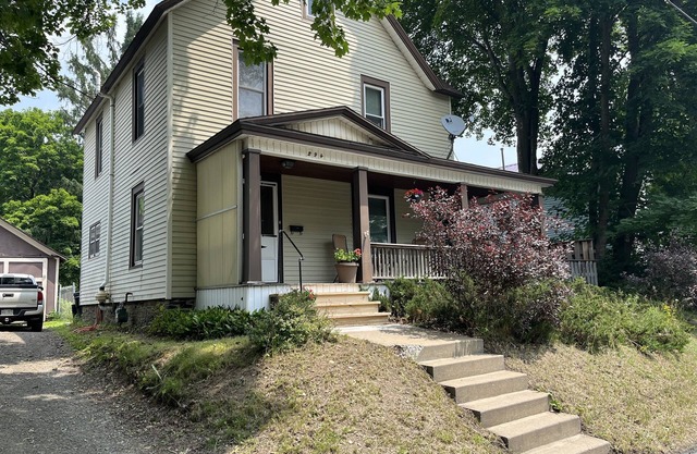 294 Chestnut - Great 3 bdrm near ASV, walking distance to restaurants