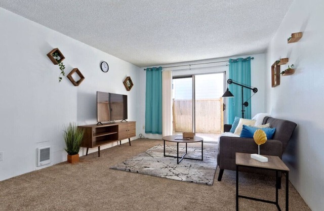 2b1b Renton Cascade Apt 101