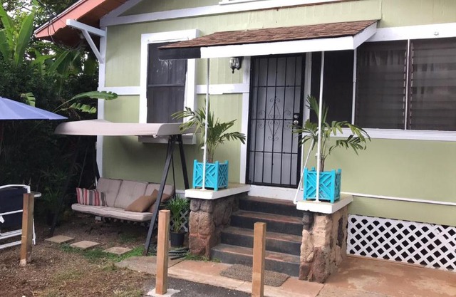 2BD/1 BA HIDDEN GEM