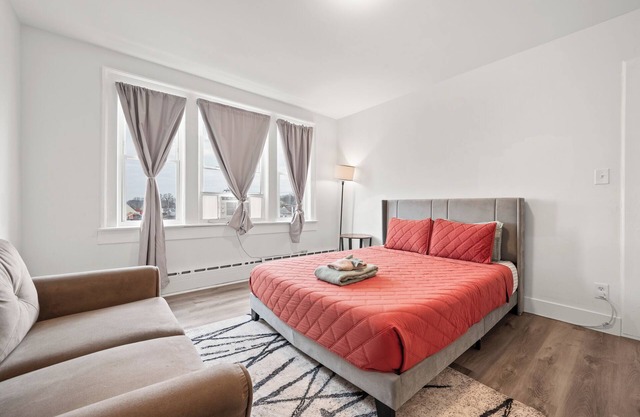 2bd/1ba near downtown- 4 mins to Trinity College