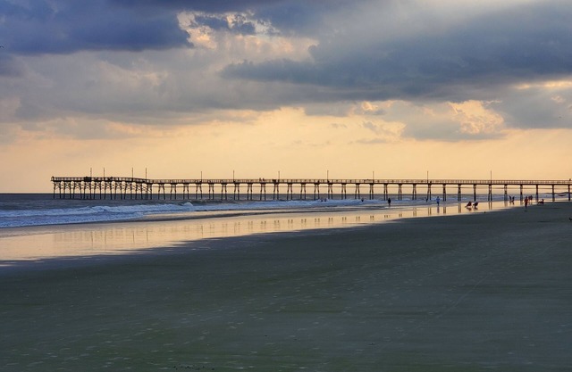 2bd/2ba 4 queen beds. Sea Trail Condo. Close to the beach.