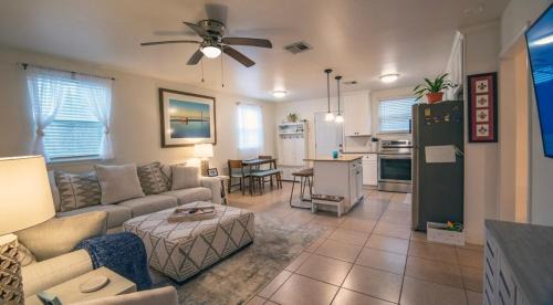 2bd-2ba Adorable Home w Yard in Gentilly