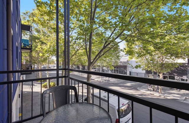 2BDR 1BTH 1PRK - Northbridge Magic!