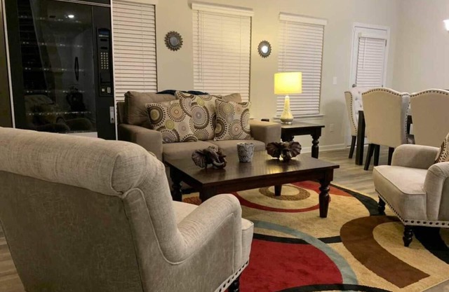 2bdrm ? Hidden GEM < 15 min ?