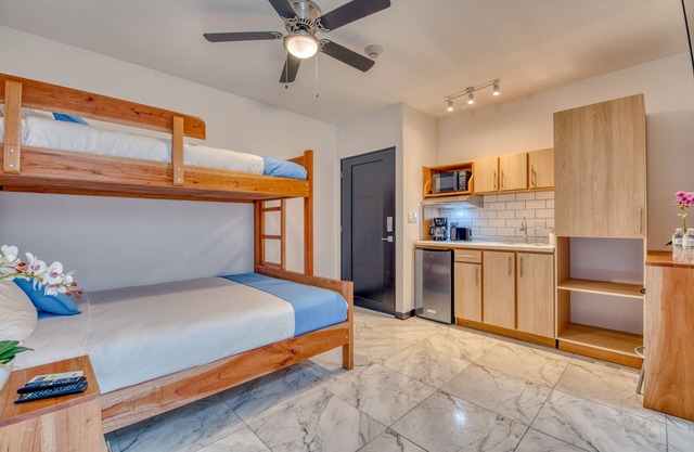 2Bed/1Bath Apartment with Patio in San Jose Center!