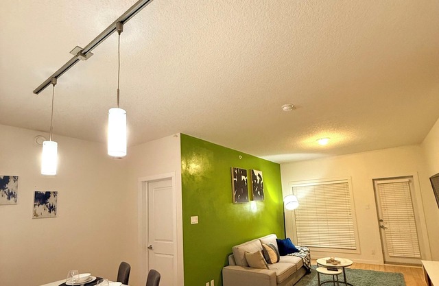 2bed Green High Rise Luxury Condo | Eaux Claire