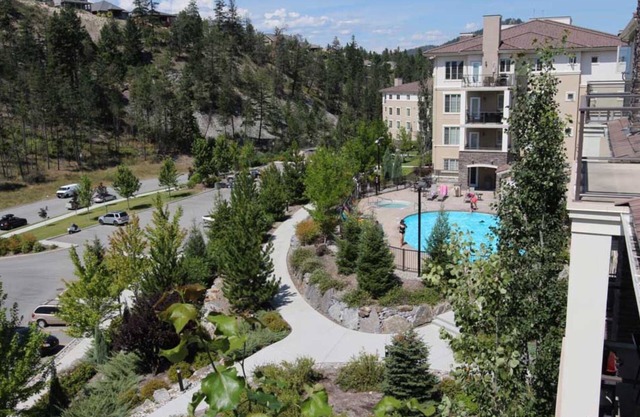 2Br, 2 bath Condo located on 2 Golf Courses with fantastic view