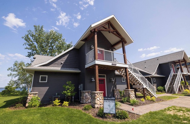 2BR/2BA Lakeside w/Fireplace - Beach is Right Outside Your Door