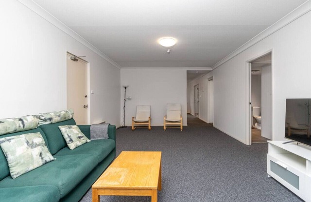 2BR Apartment Close to Glebe Park & Canberra City