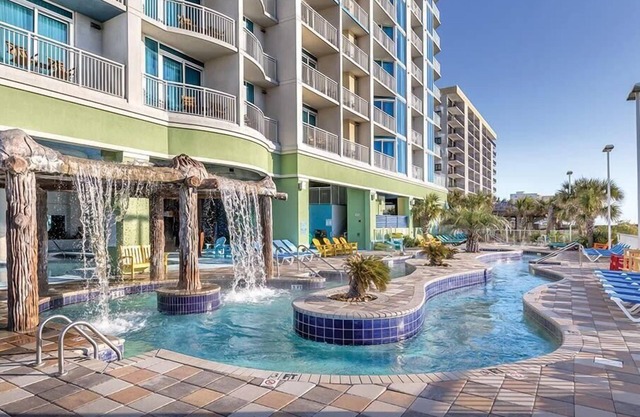2br Boulevard Condo Ocean & Waterpark Fun!