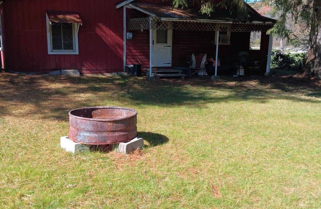 2br Cottage close to water, huntn, fishn and snowmobiling outside Bradford, Pa.
