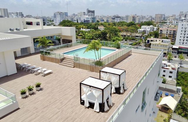2BR Downtown Santo Domingo with Gym & Pool 5F