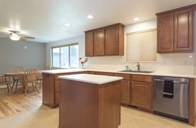 2BR | Hot Tub | Dog Friendly - 2mi to Old Mill