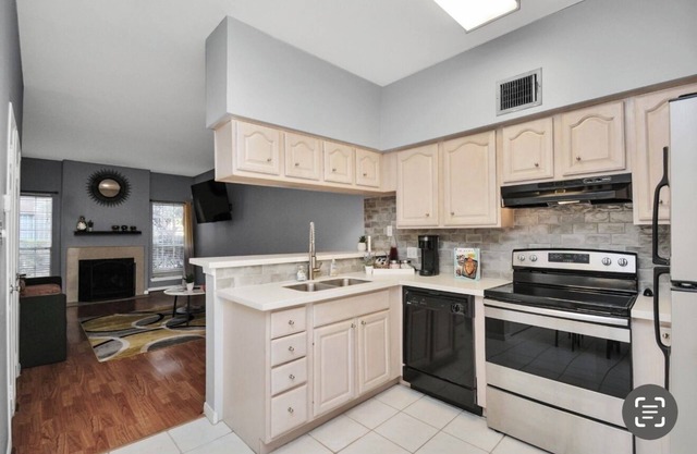 2BR Med NRG UH DT Galleria MDA Zoo Pool KgBDS 4KTV