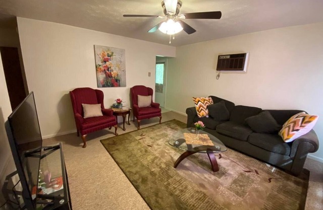 2mins from Miami U, Cozy duplex home