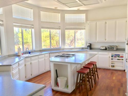 3 B 2 BA home in a Serene, quiet cul de sac