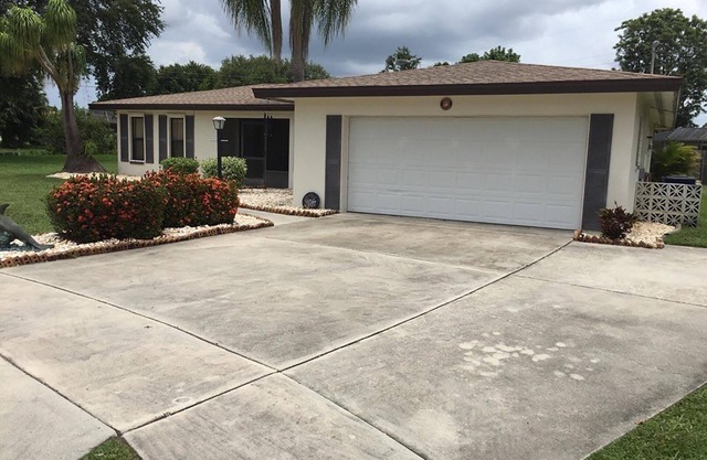 3 bed, 2 bath home for your Get A Way! Great for couples, family or Business!