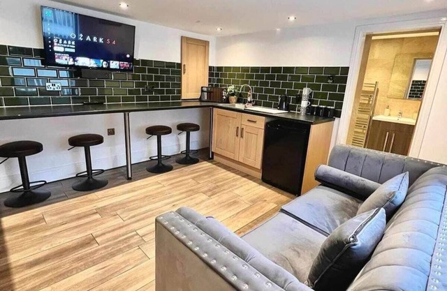 3 Bed Apartment - Sleeps 11 -Liverpool City Centre