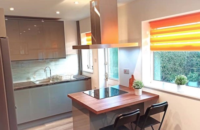 3 bed House Nottingham with driveway, close to M1