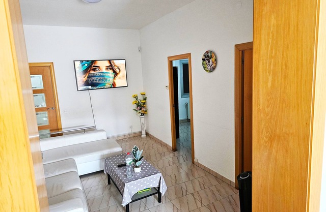3 Bedroom Luxury Apartment For Families in Barcelona