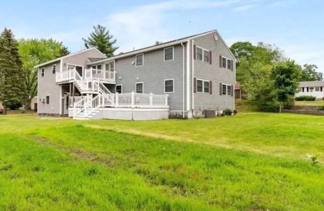 3 bedroom/1 bathroom. 1700sqft. huge fenced in yard. 85inch tv