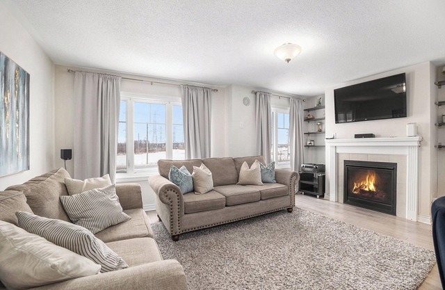 3 bedroom 2.5 Bath house- Short-term