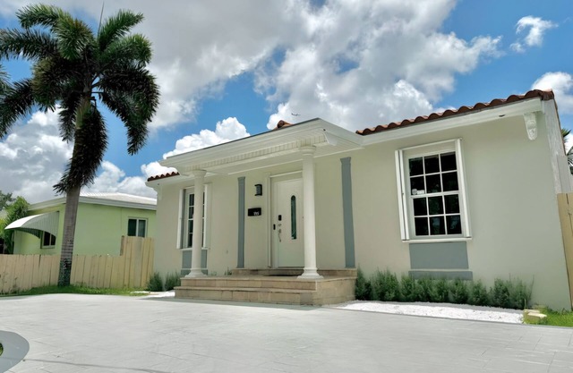 3 bedroom 2 bath home walking distance to airport