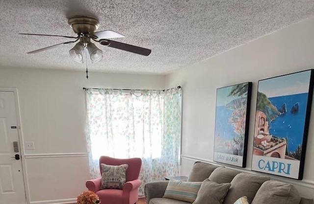 3 bedroom 2 bath, minutes to campuses and Capital