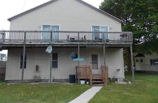3 bedroom 2 bathroom upstairs apartment in downtown Onaway