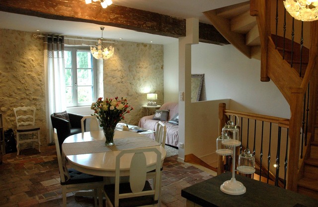 3 bedroom 3 bathroom town house in the heart of the Loire castles