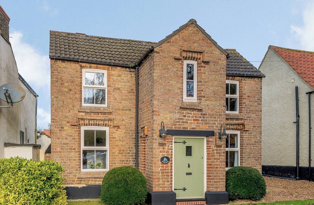 3 bedroom accommodation in Donington on Bain