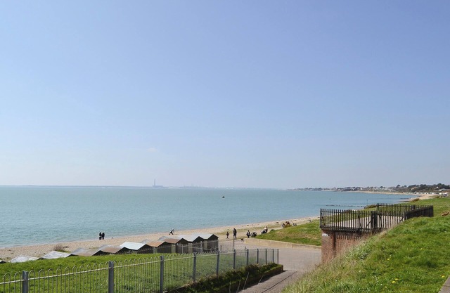 3 bedroom accommodation in Lee-on-the-Solent, near Portsmouth