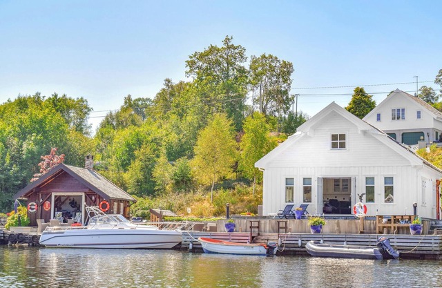 3 bedroom accommodation in Skjoldastraumen
