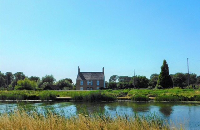 3 bedroom accommodation in Ten Mile Bank, near Downham Market