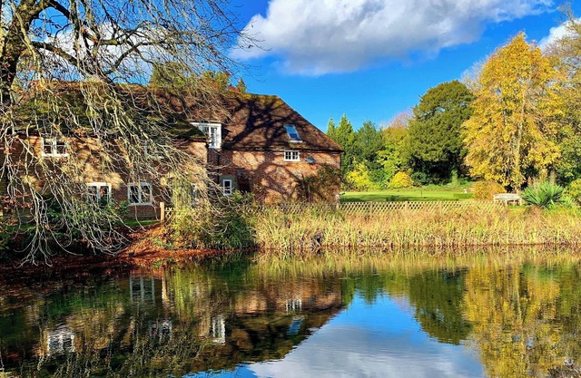 3 bedroom accommodation in Hollingbourne