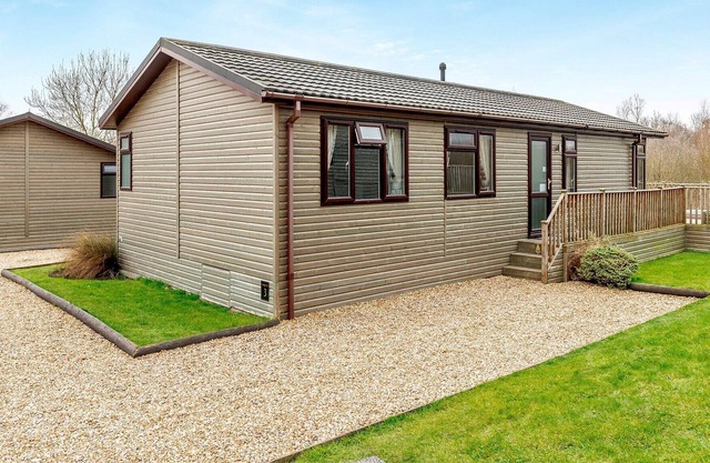 3 bedroom accommodation in Overseal, Nr Ashby-de-la-Zouch