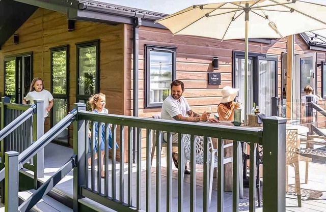 3 bedroom accommodation in Selsey, Chichester