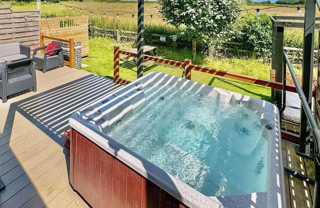 3 bedroom accommodation in Raywell, Beverley