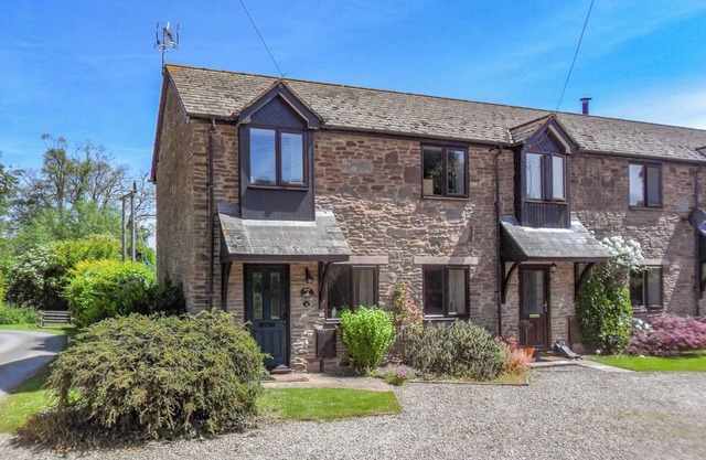 3 bedroom accommodation in Addeydore