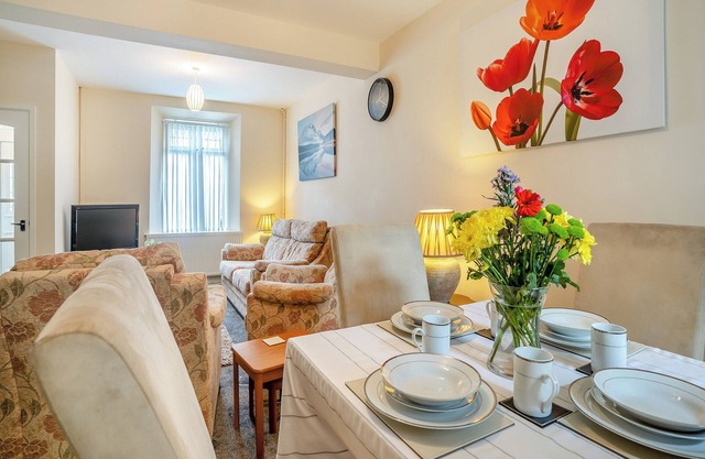 3 bedroom accommodation in Gorseinon