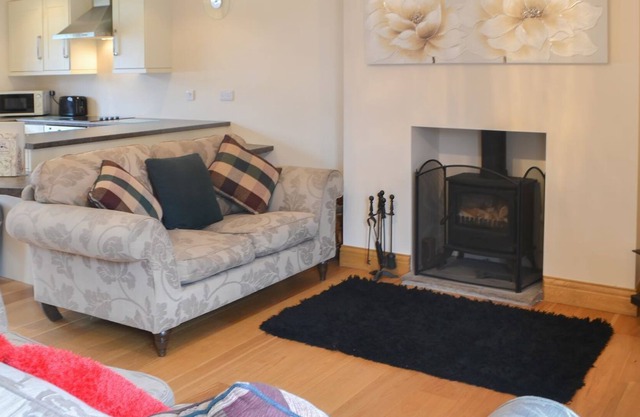 3 bedroom accommodation in Hangingshaw, near Lockerbie