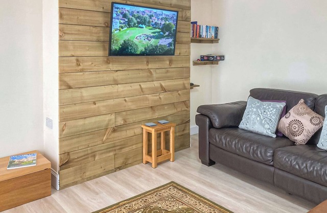 3 bedroom accommodation in Mauchline