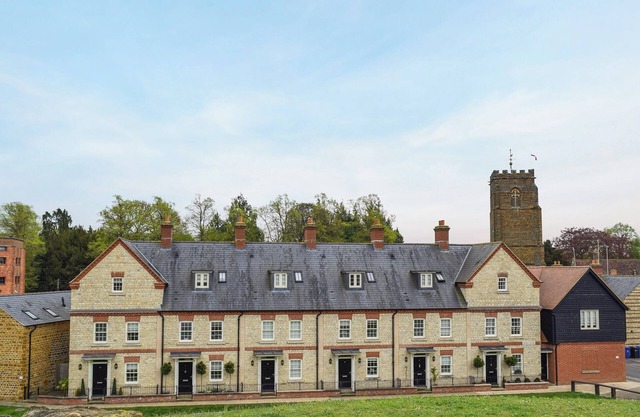 3 bedroom accommodation in Towcester