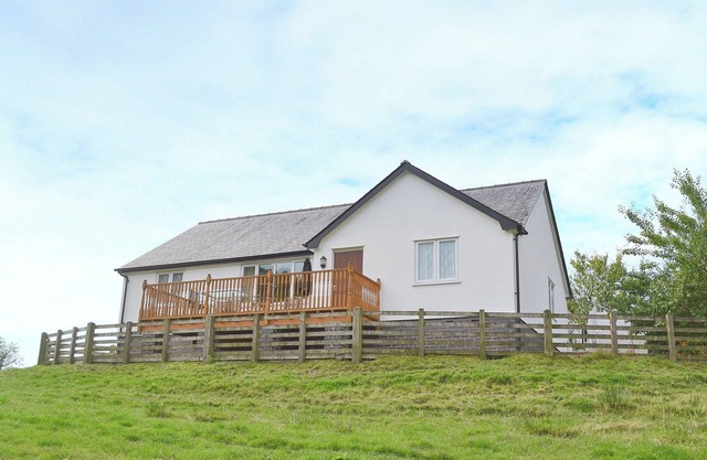 3 bedroom accommodation in Llanfair Caereinion, near Welshpool