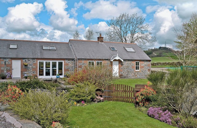 3 bedroom accommodation in Irongray, Dumfries